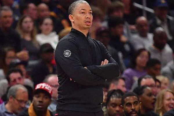 哈登欲加盟火箭引风波，泰伦卢赌上职位留核心